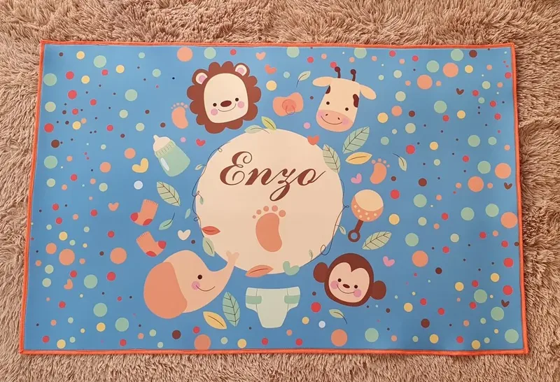 Alfombra de bebé Enzo, estampada con el nombre